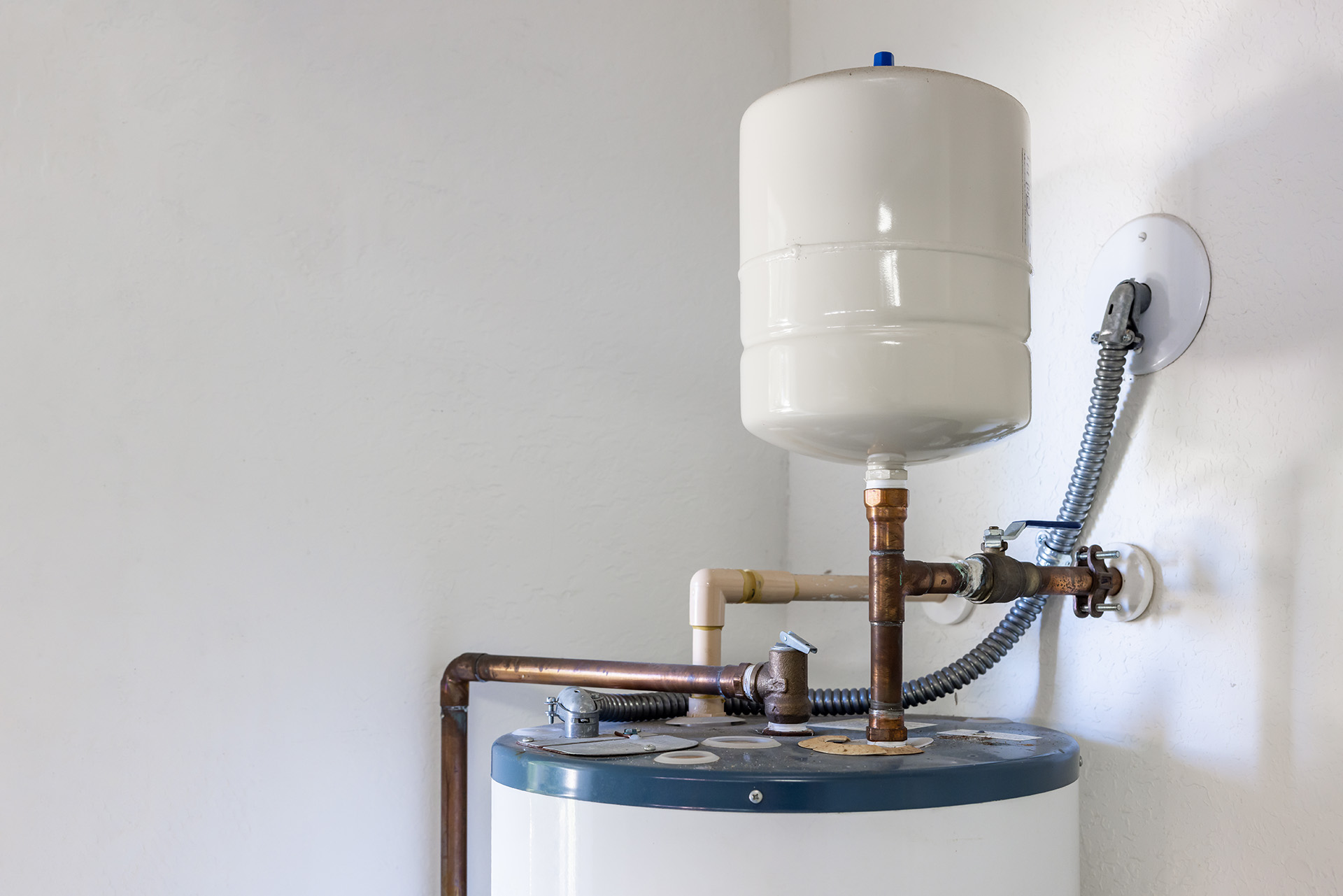 Maximizing Your Water Heater's Efficiency and Lifespan: Expert Advice from Cellino Plumbing