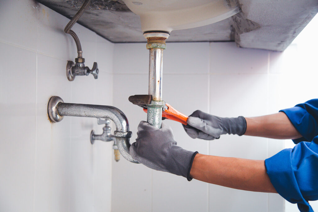 https://cellinoplumbing.com/wp-content/uploads/2023/12/Tips-to-keep-your-plumbing-working-during-the-holiday-season-1024x683.jpg